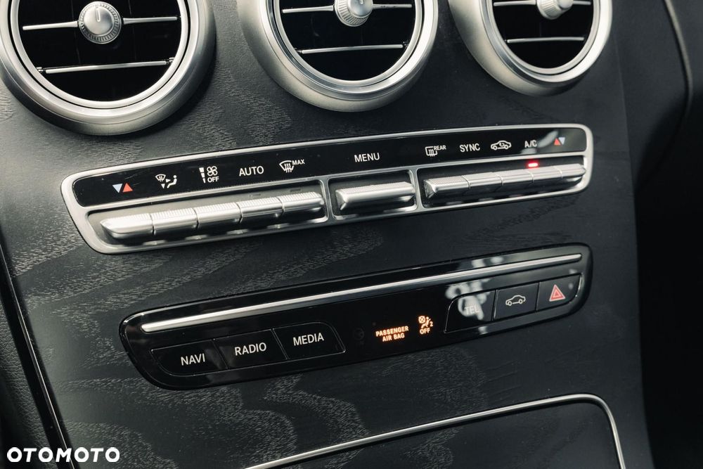 Mercedes-Benz Klasa C 300 9G-TRONIC - 25