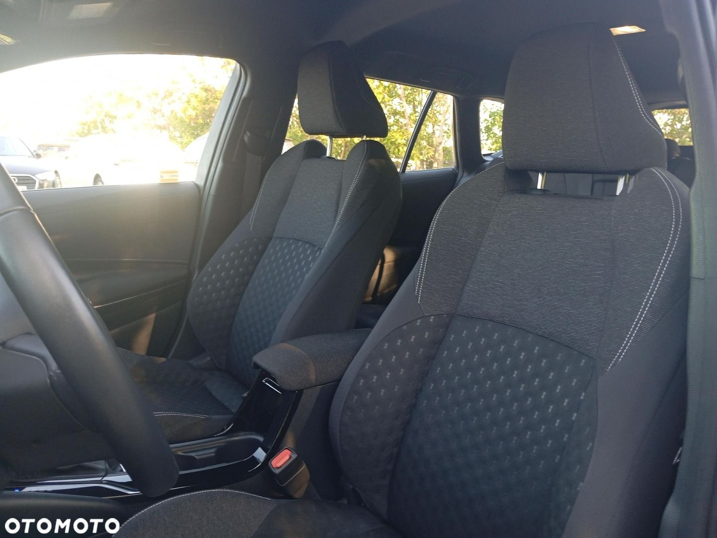 Toyota Corolla 1.8 Hybrid Comfort - 20