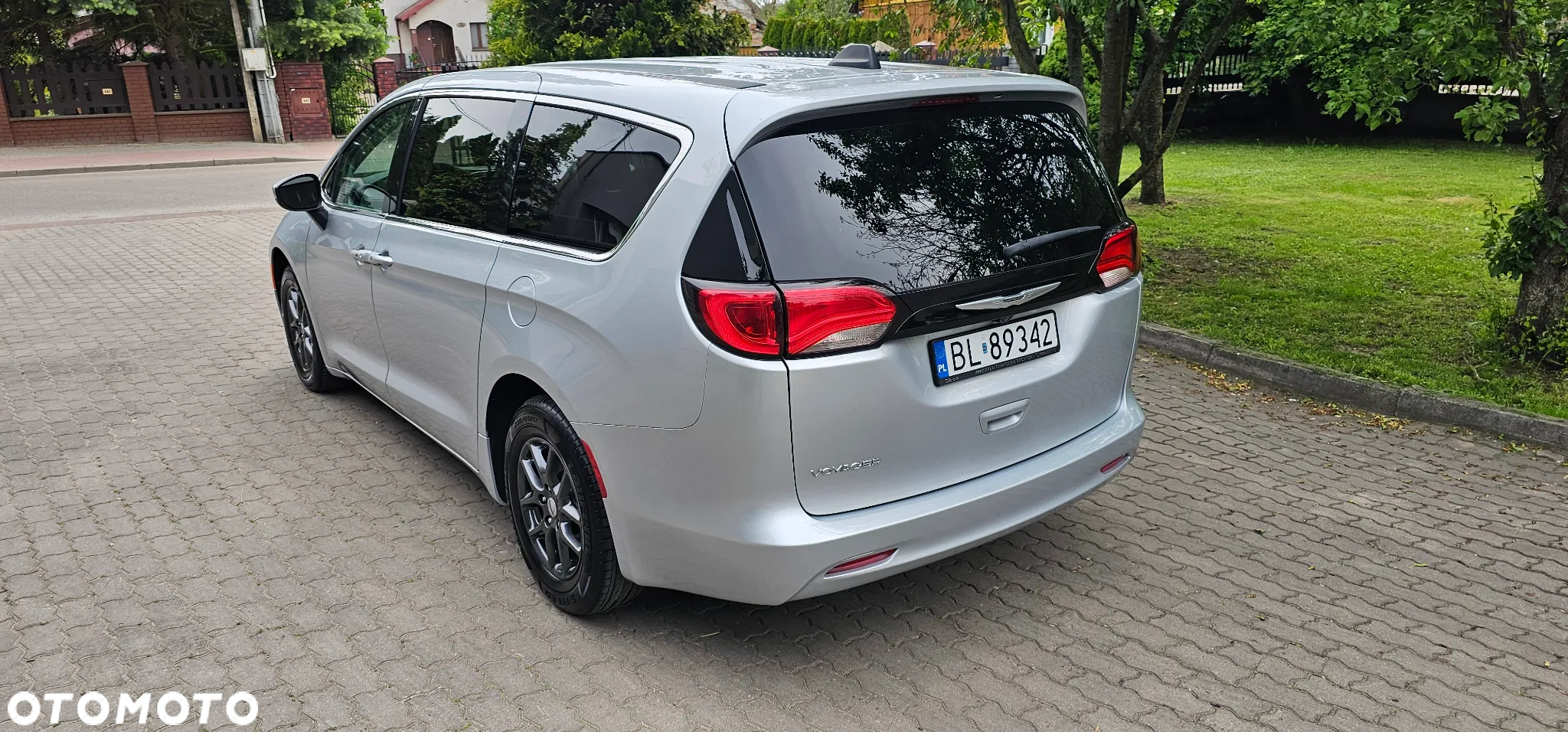 Chrysler Pacifica - 5