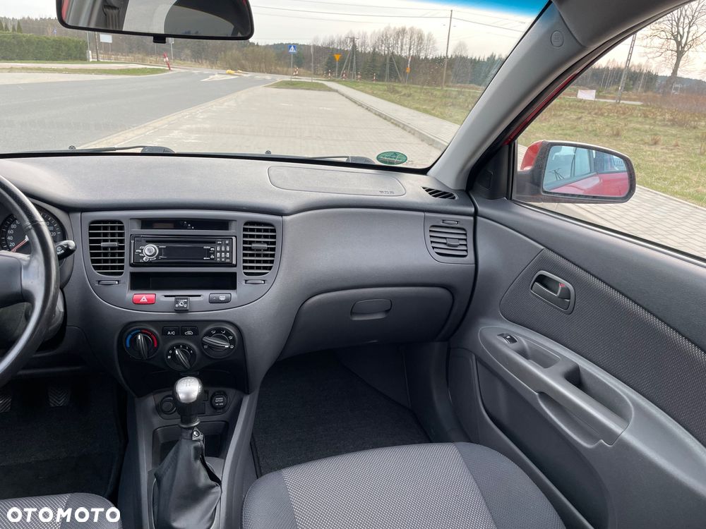 Kia Rio 1.4 Family - 18