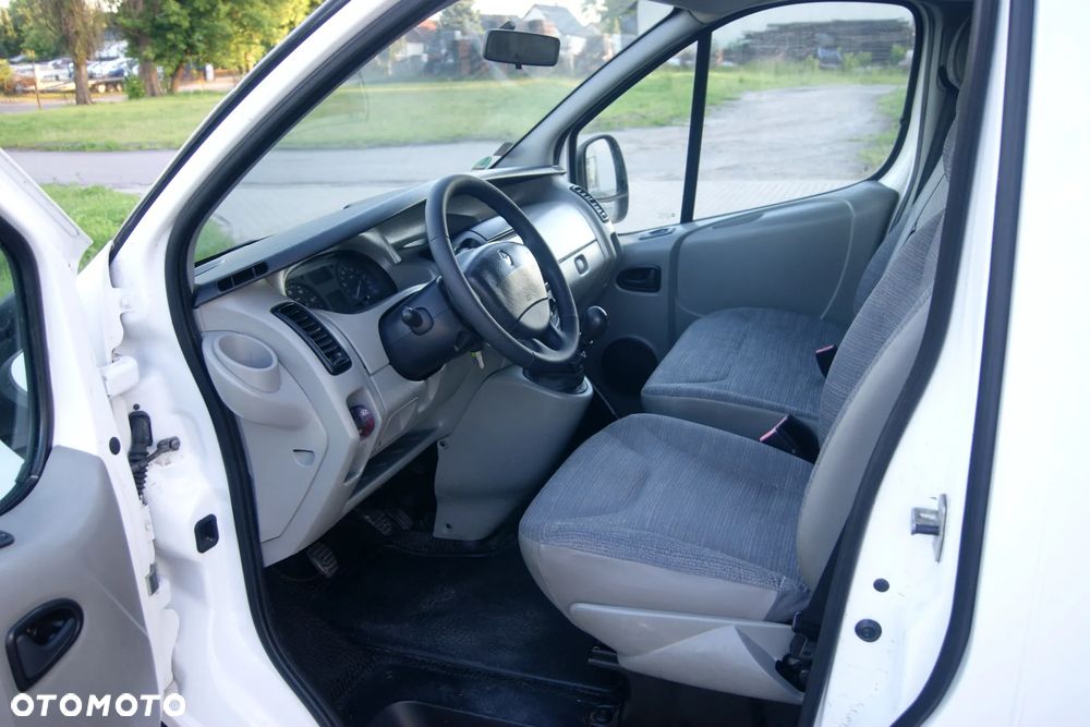 Renault TRAFIC - 24