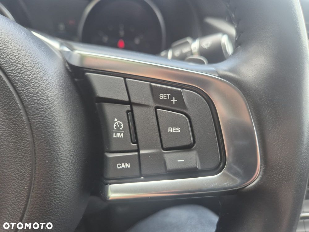 Jaguar XF 20d Prestige - 25