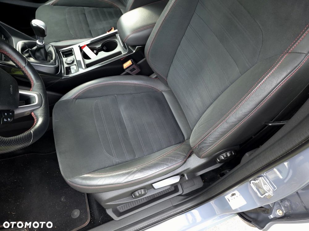Ford Kuga 2.0 TDCi AWD ST-Line - 14