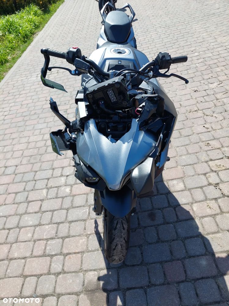 Suzuki GSX 1000 - 8