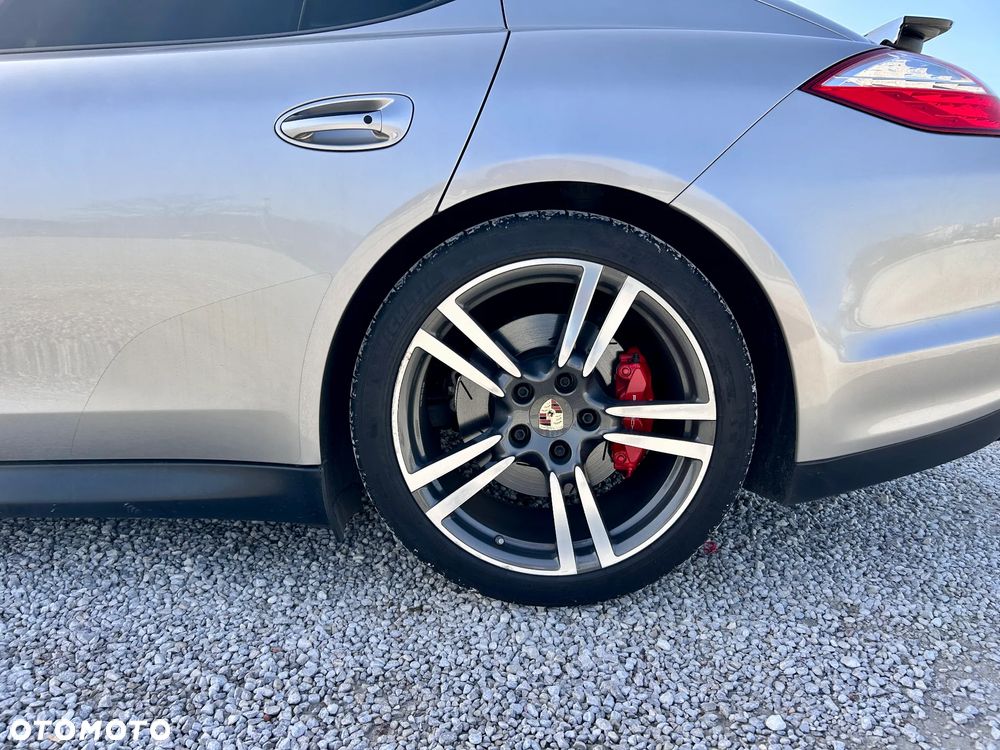 Porsche Panamera GTS PDK - 26