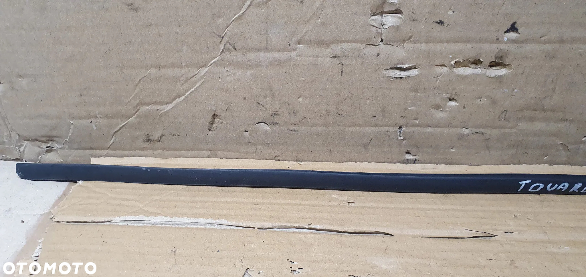 Listwa szyby czołowej prawy przód VW Touareg 7L6854328 - 2