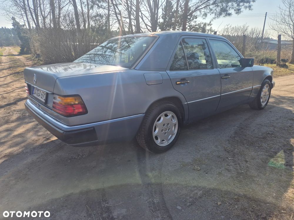 Mercedes-Benz W124 (1984-1993) - 13
