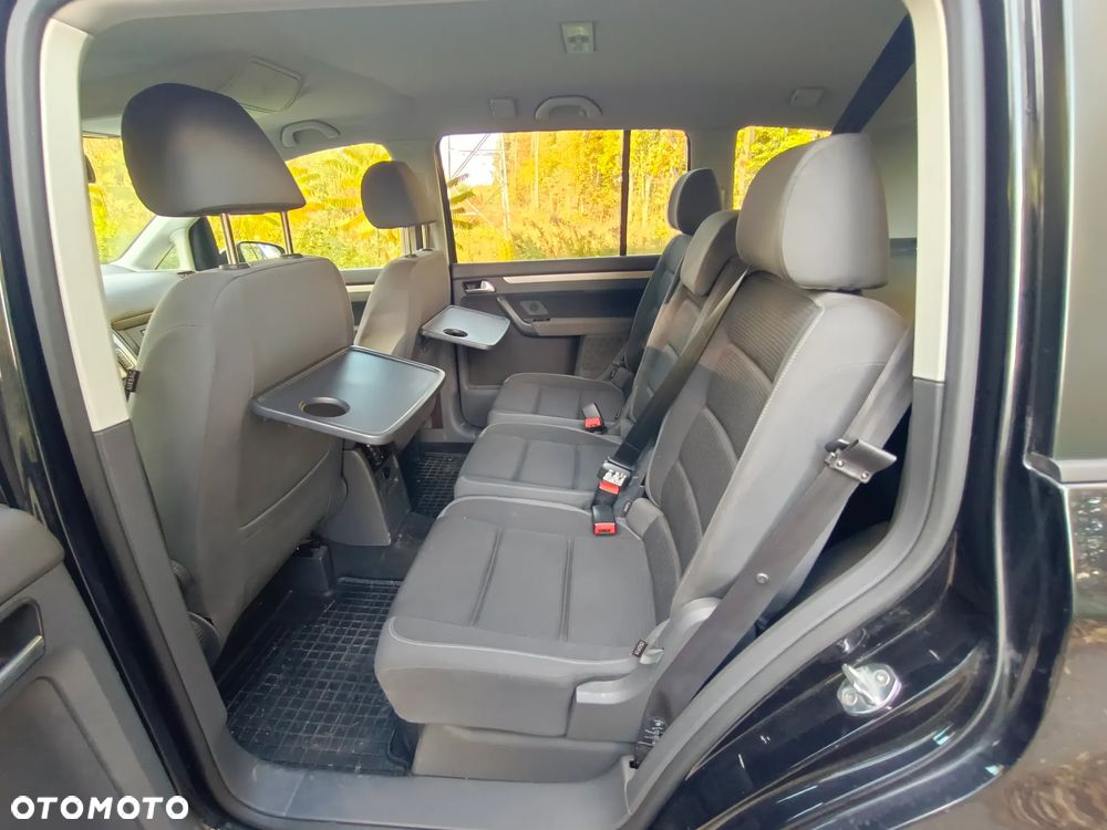 Volkswagen Touran - 18