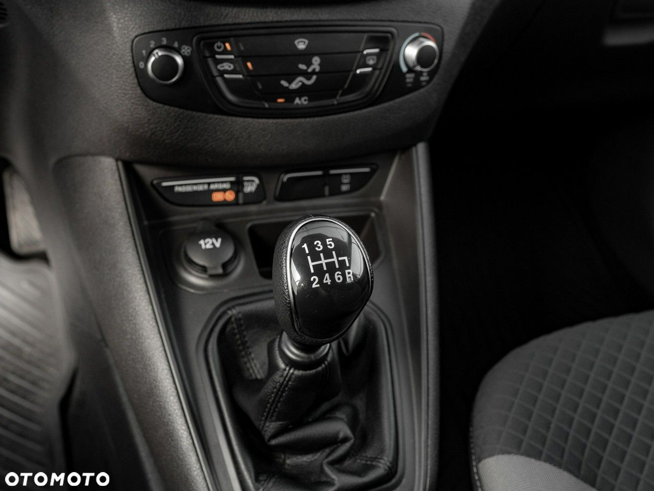 Ford Transit Courier 1.0 EcoBoost Trend - 17