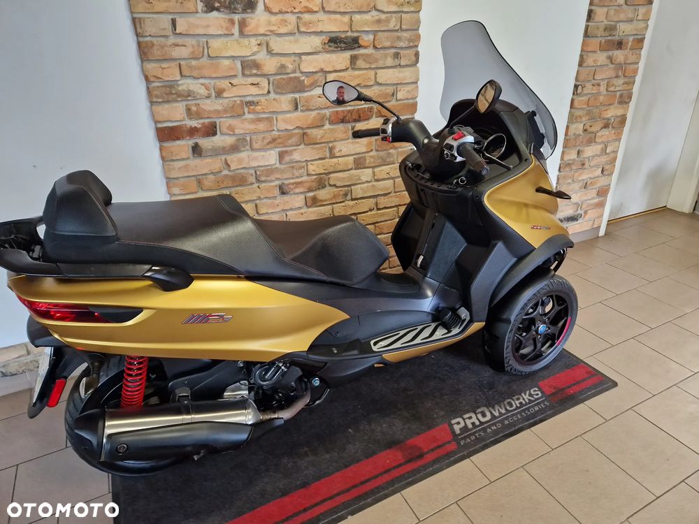 Piaggio MP-3 - 4