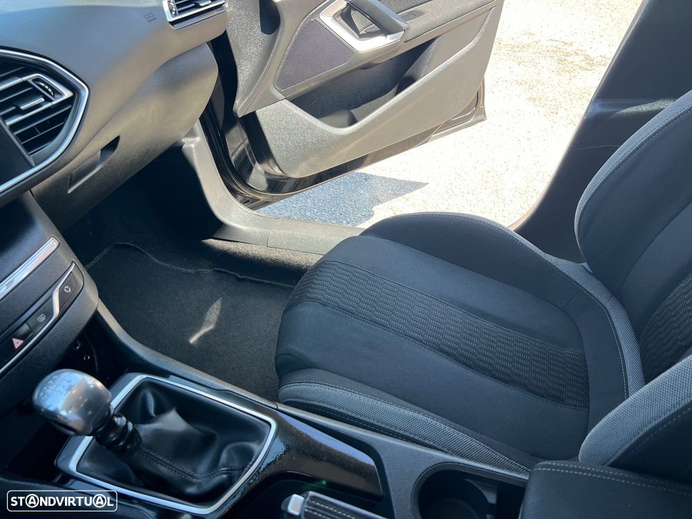 Peugeot 308 SW 1.2 PureTech Style J17 - 11