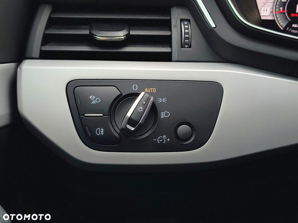 Audi A4 Limousine - 16