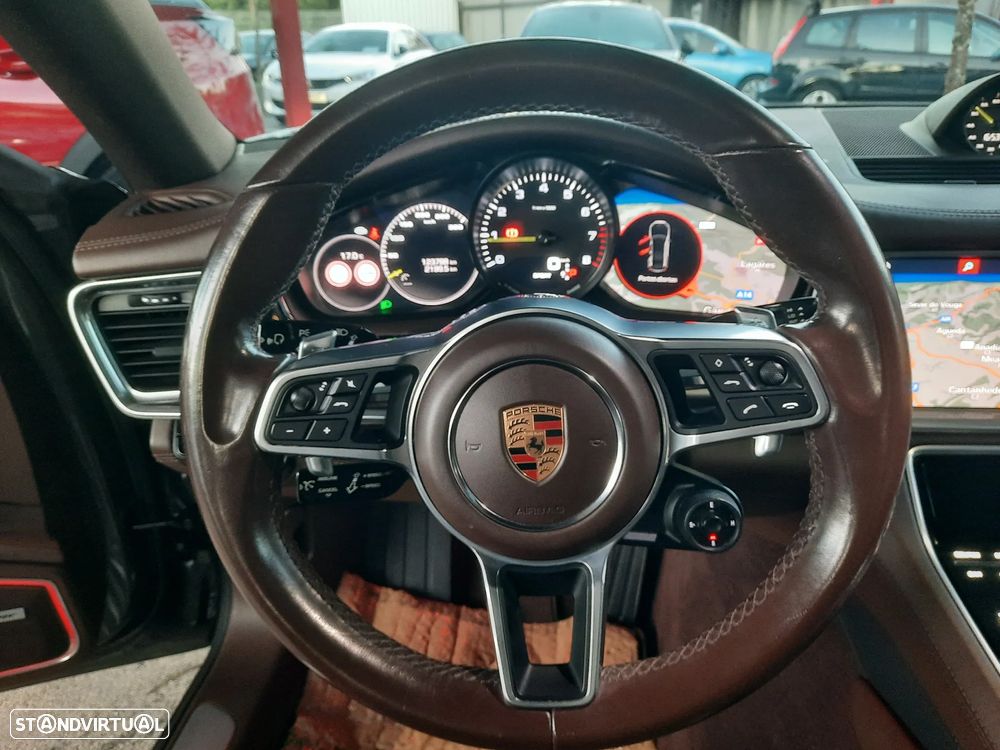 Porsche Panamera 4 E-Hybrid - 27