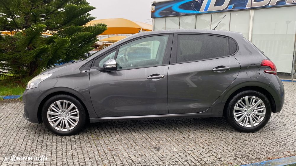 Peugeot 208 1.2 PureTech Signature - 15