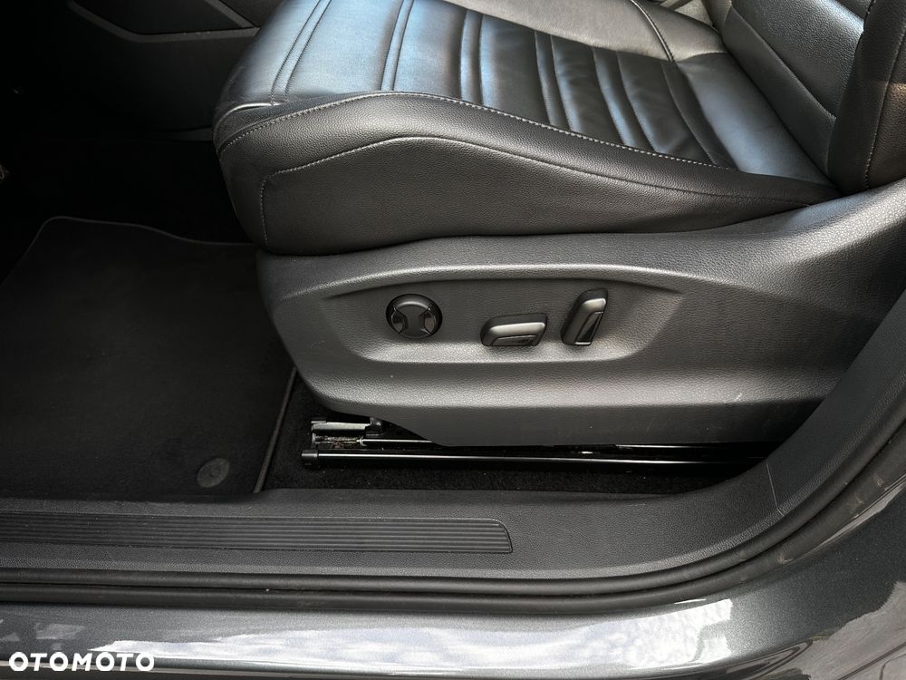 Volkswagen Touran 2.0 TDI BMT Highline DSG - 9