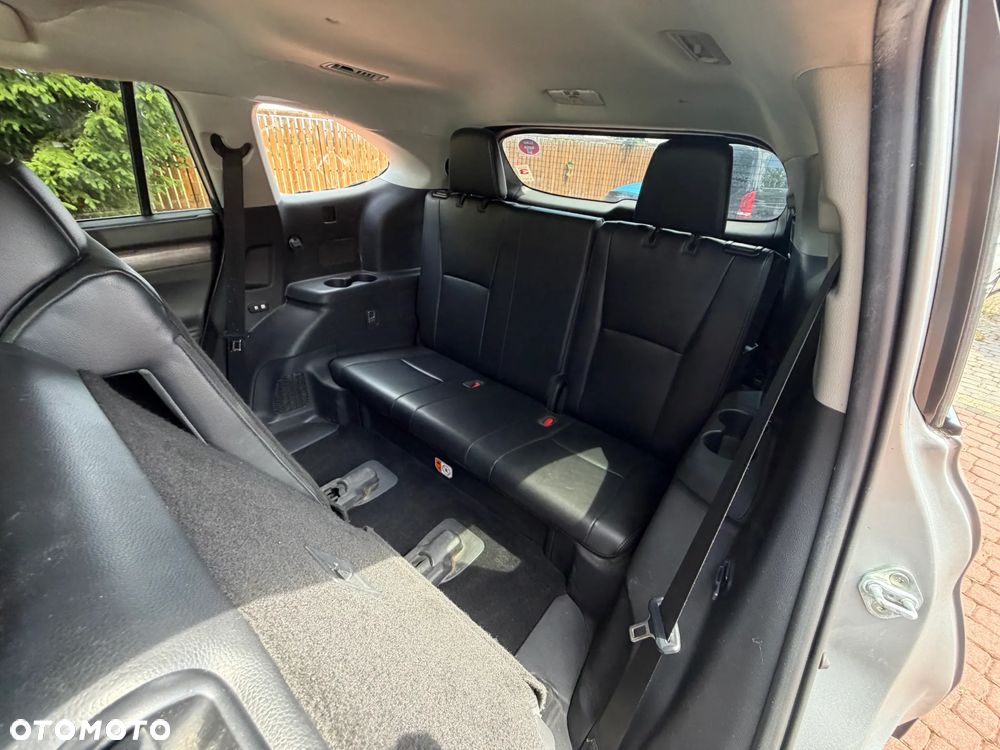 Toyota Highlander 2.5 Hybrid Executive - 23