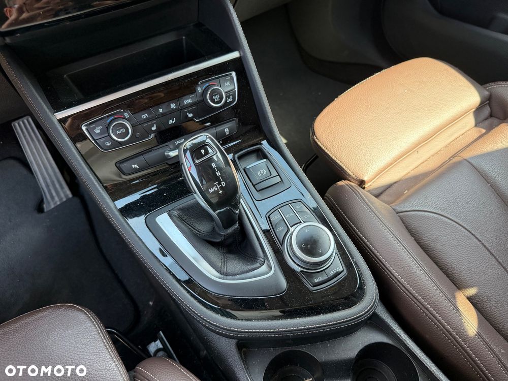 BMW Seria 2 220i Sport-Aut Sport Line - 9