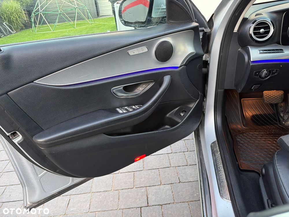 Mercedes-Benz Klasa E 220 d 9G-TRONIC Avantgarde - 35