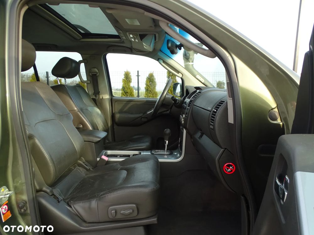 Nissan Pathfinder 2.5 DCi Elegance + - 16