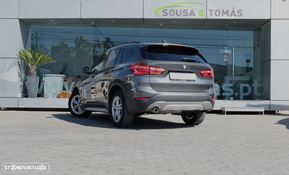 BMW X1 16 d sDrive xLine Auto — fotografia 3
