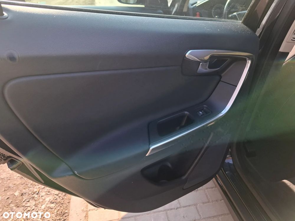 Volvo XC 60 3.2 AWD RDesign - 18