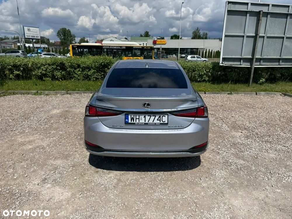 Lexus ES 300h Prestige - 4