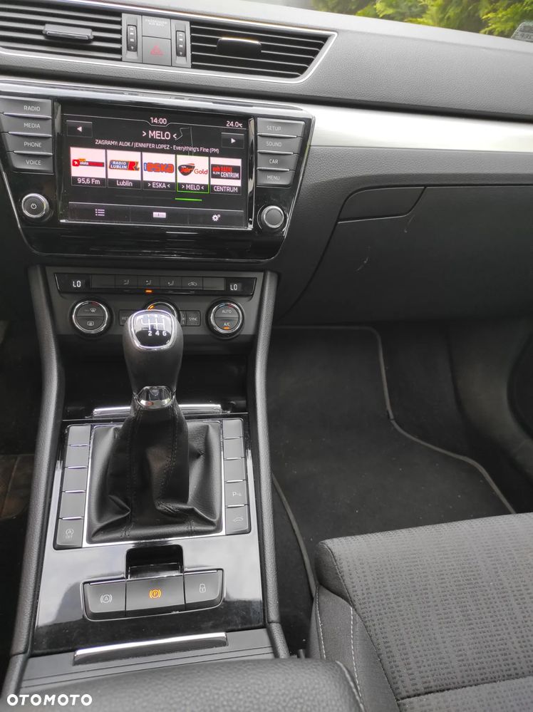 Skoda Superb 1.4 TSI ACT Ambition - 9