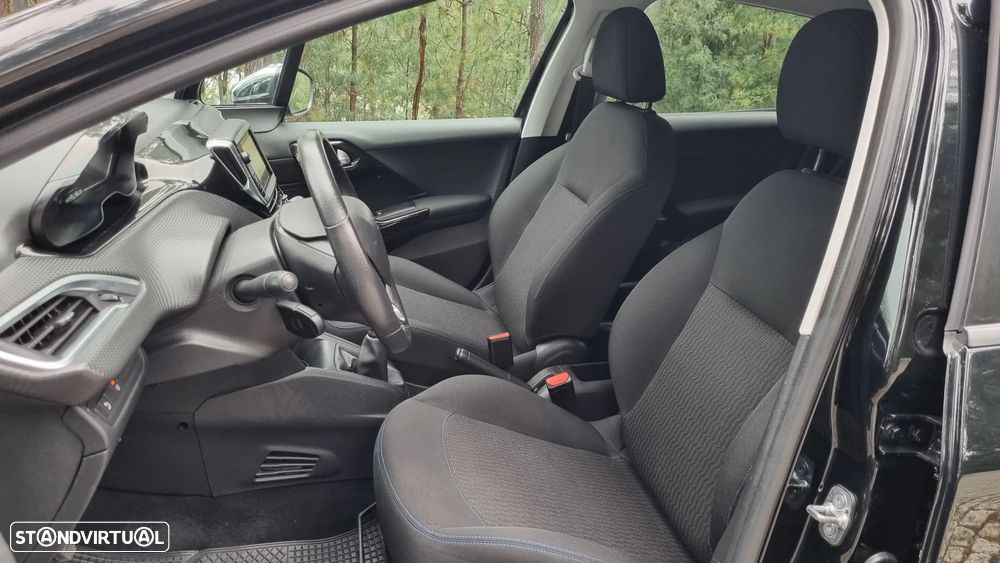 Peugeot 208 1.2 PureTech Signature - 7