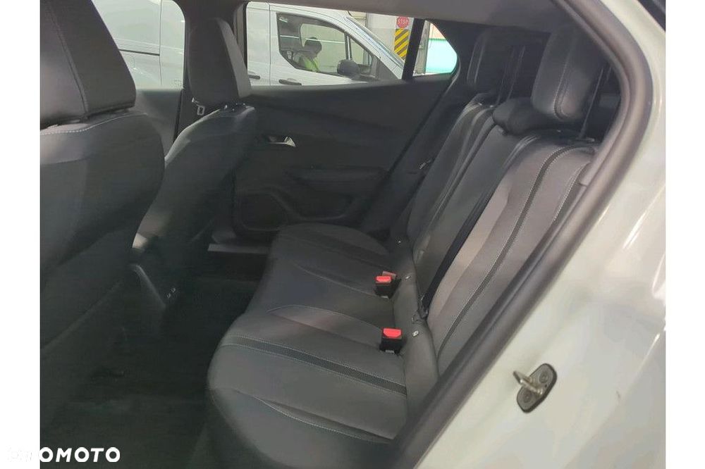 Peugeot 2008 1.2 PureTech Allure S&S - 9
