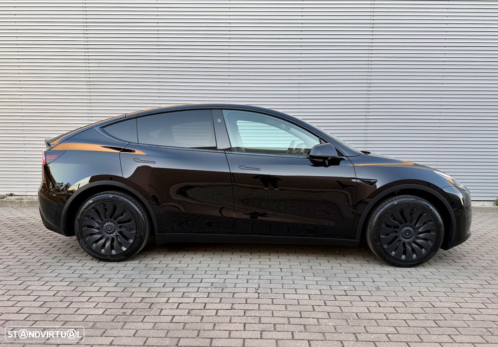 Tesla Model Y Long-Range RWD - 6