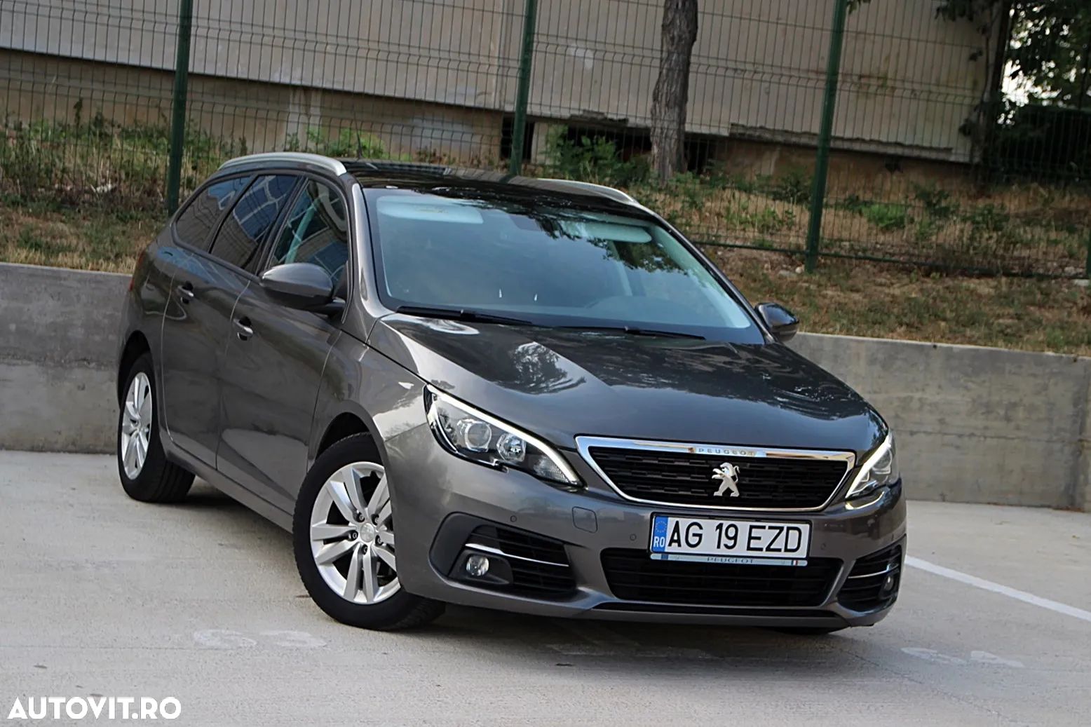Peugeot 308 - 1