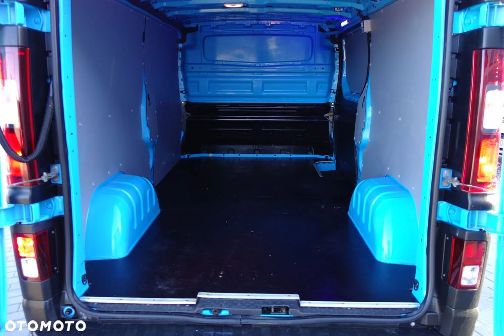Renault Trafic Automat 2.0 Dci 150 KM Long Klima Ledy  Kamera - 11