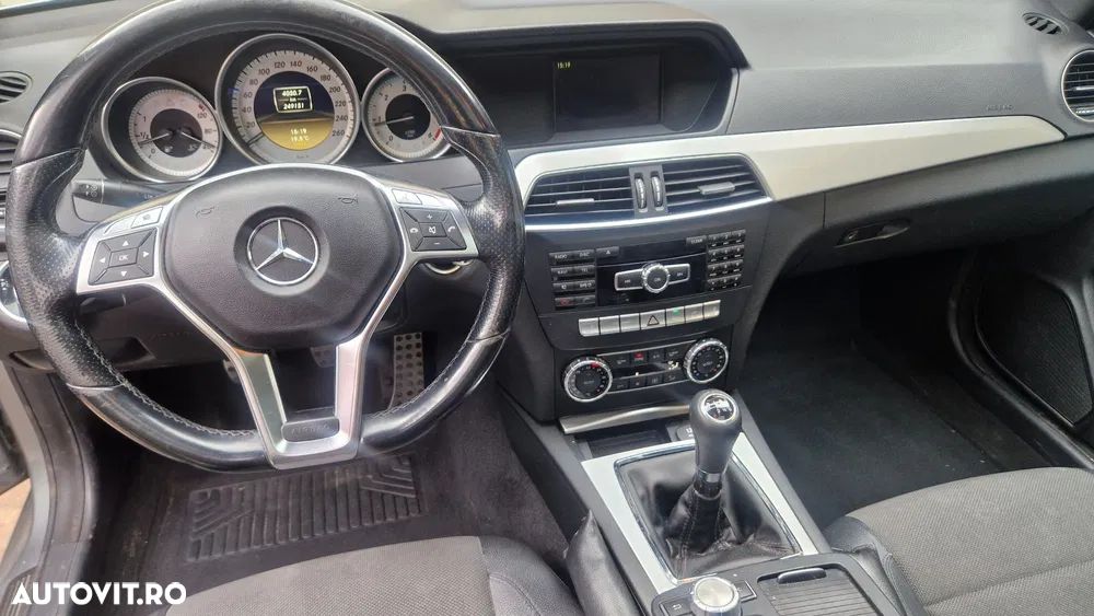 Mercedes-Benz C - 8