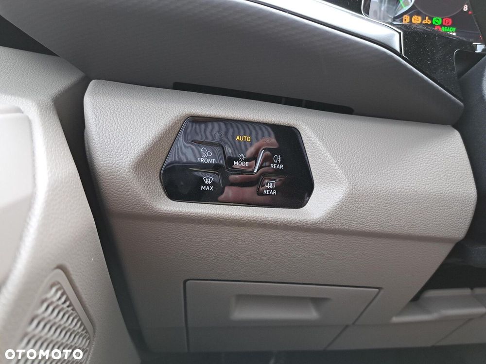 Volkswagen Multivan - 28