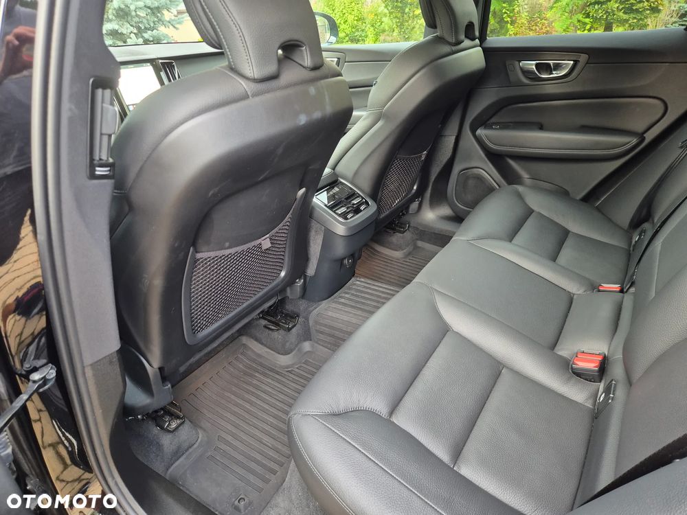 Volvo XC 60 B5 B AWD Ultra Black - 8