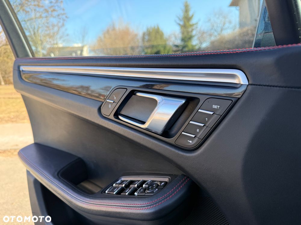 Porsche Macan GTS PDK - 25
