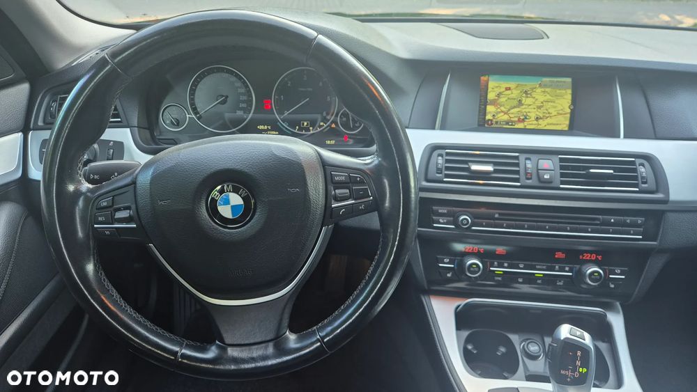 BMW Seria 5 520d xDrive - 7