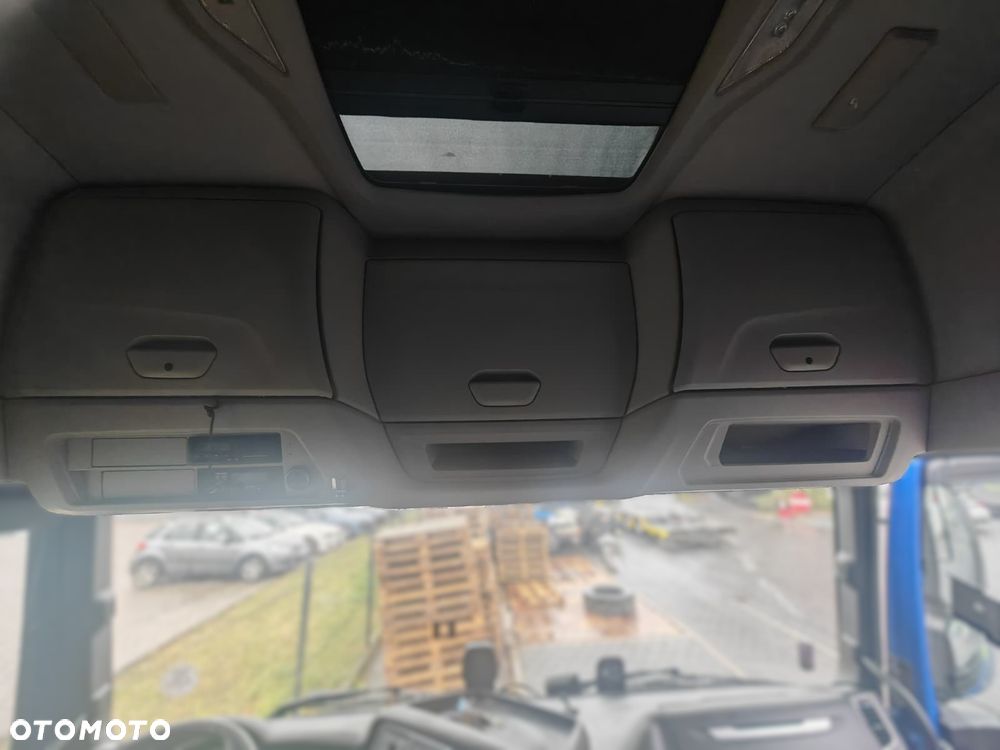 PÓŁKA GÓRNA SCHOWKI KONSOLA KABINY IVECO S WAY - 4