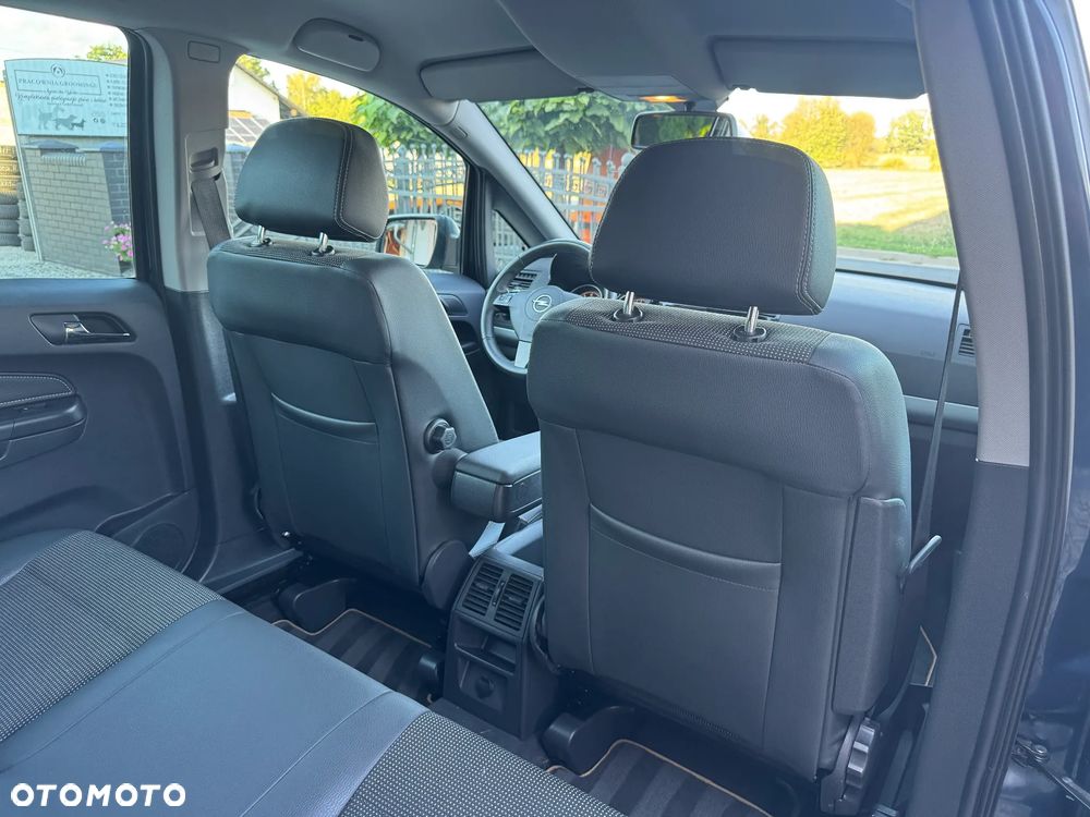 Opel Zafira 1.8 Easytronic Family Plus - 32