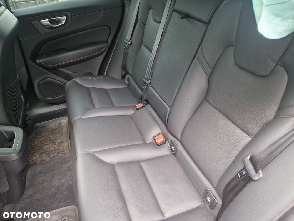 Volvo XC 60 B4 D AWD Plus Bright - 13