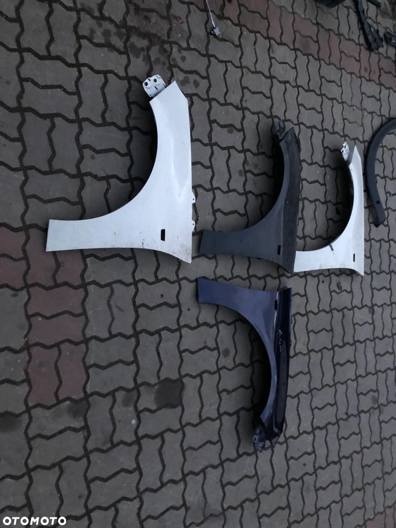 OPEL ADAM BŁOTNIK PRZÓD PRAWY PRZEDNI - 1