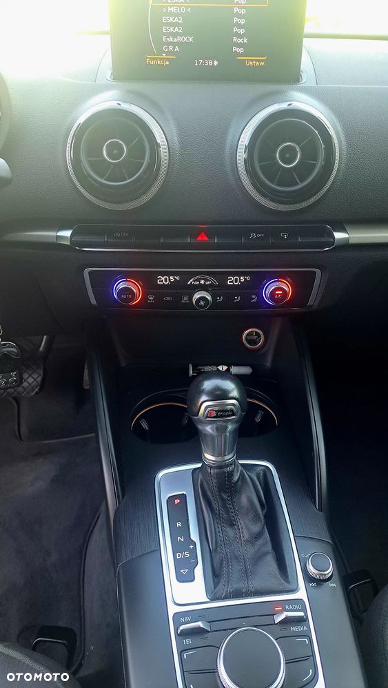 Audi A3 1.6 TDI (clean diesel) S tronic Ambiente - 10