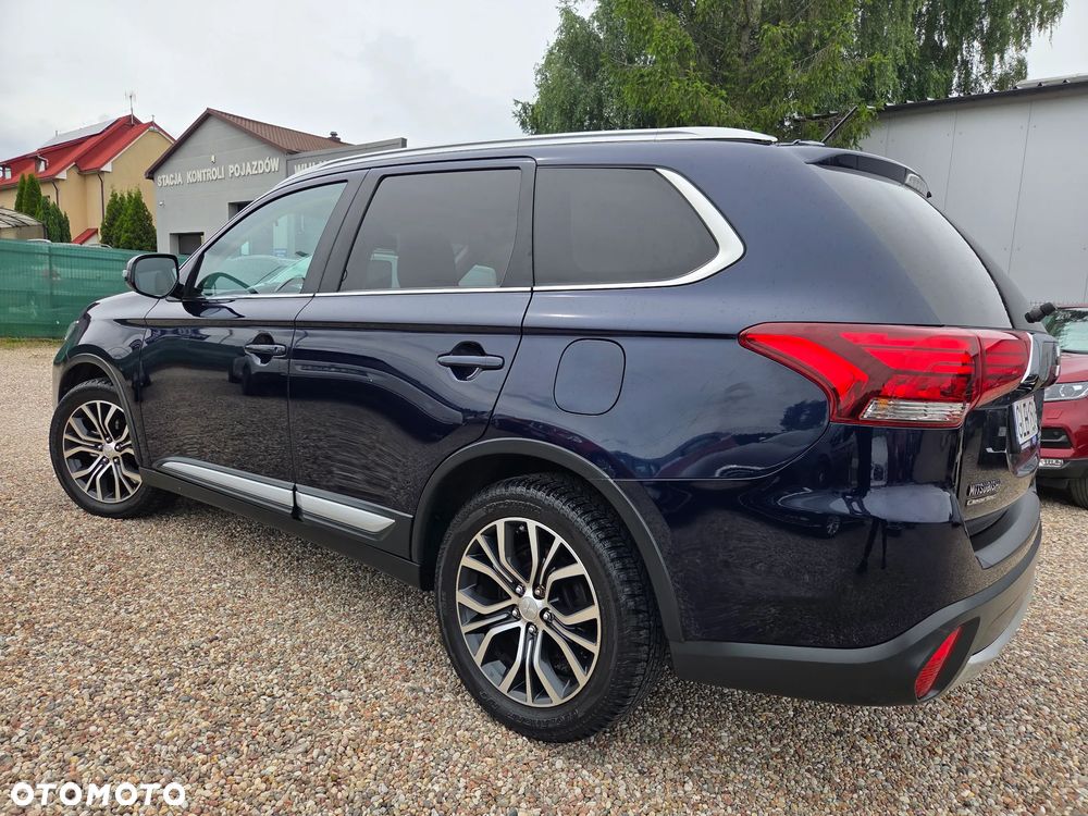 Mitsubishi Outlander 2.0 Instyle Navi 4WD CVT - 9