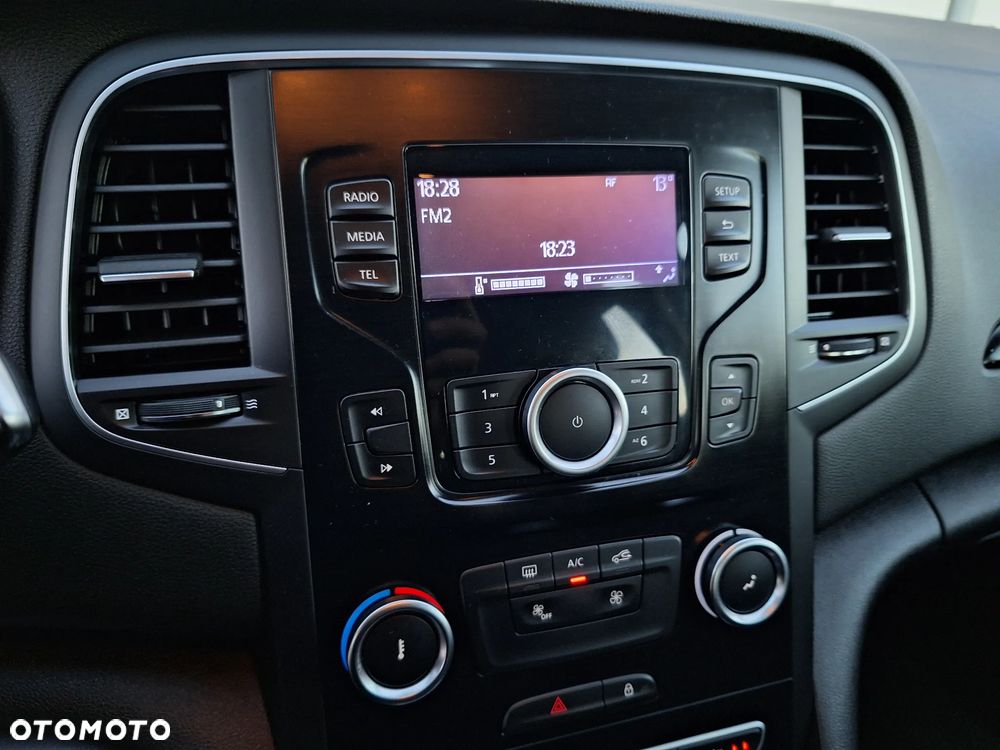 Renault Megane ENERGY TCe 100 INTENS - 27