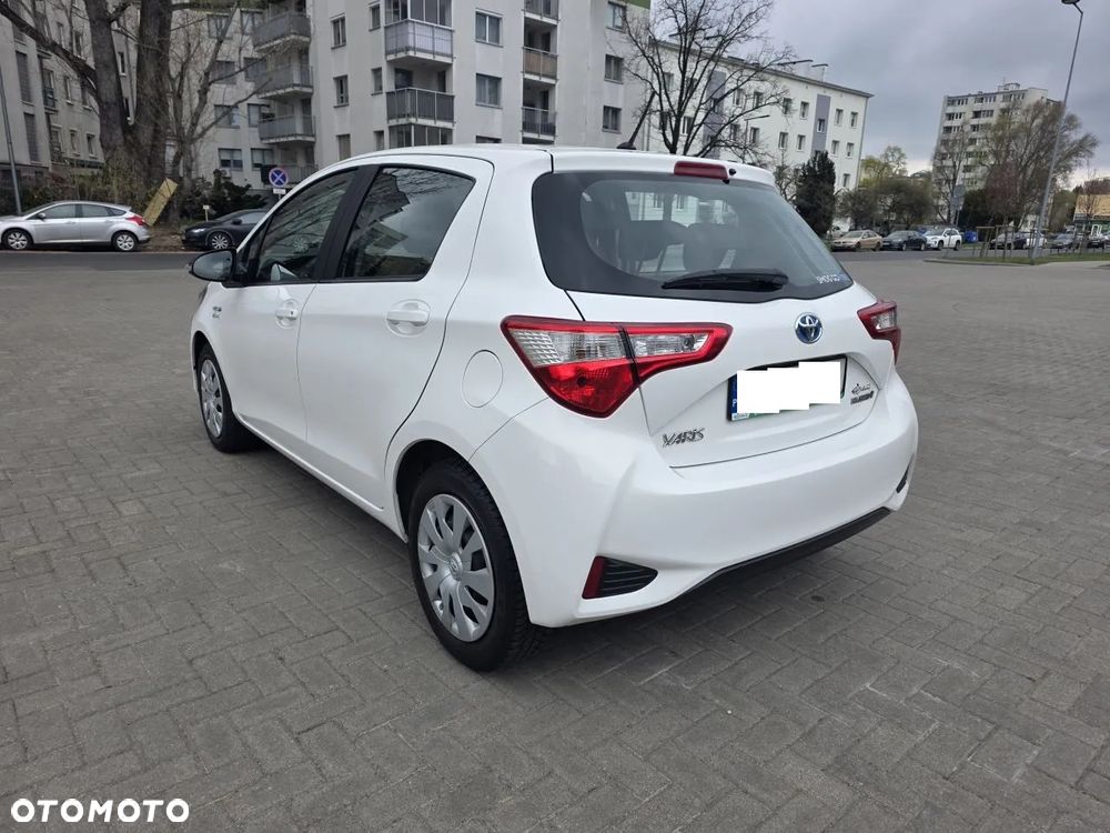 Toyota Yaris Hybrid 100 Active - 5