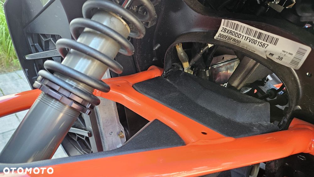 Can-Am Spyder - 12