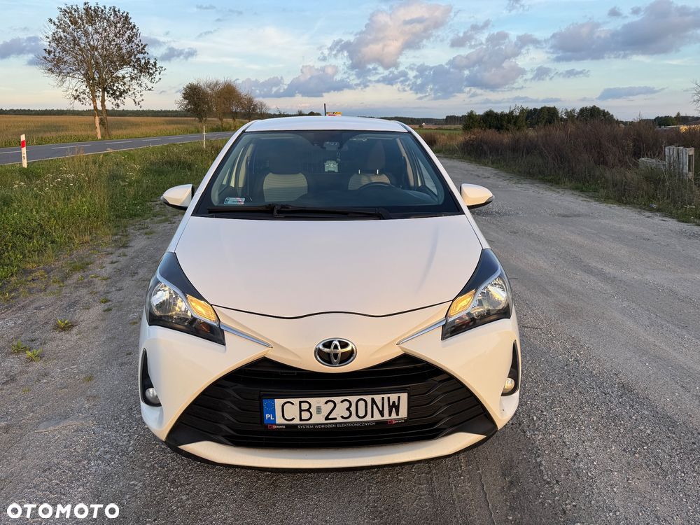 Toyota Yaris 1.0 Premium - 9