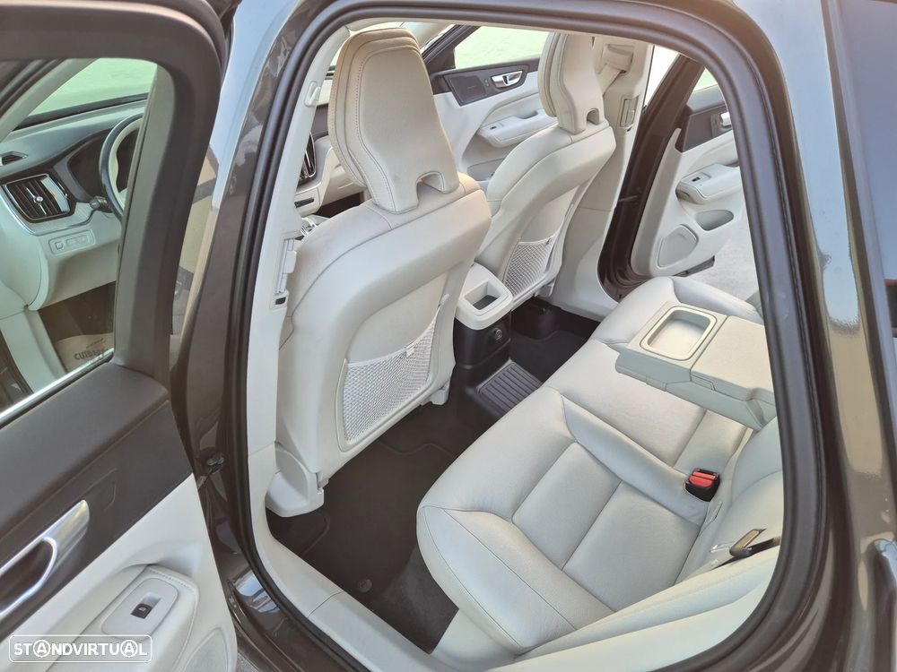Volvo XC 60 2.0 T8 PHEV Inscription AWD - 40