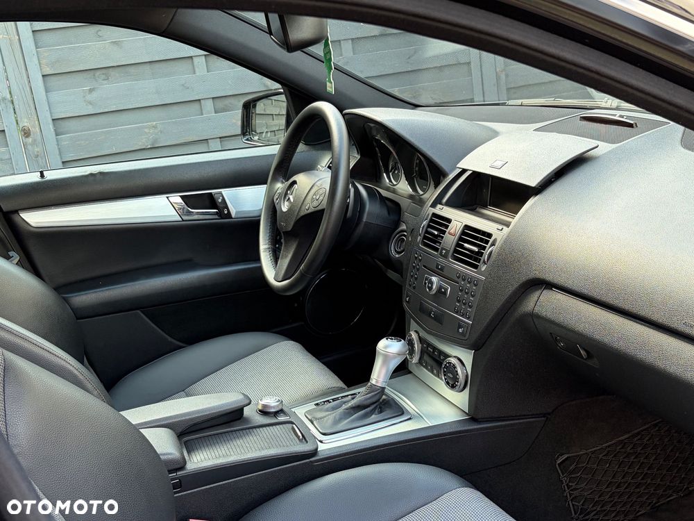 Mercedes-Benz Klasa C 180 Kompressor Automatik BlueEFFICIENCY Special Edition - 29