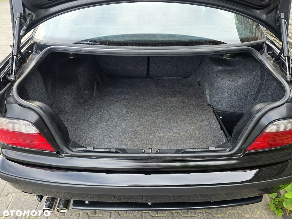 BMW Seria 3 316i - 27